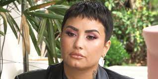 The singer showed off her new look back in november last year, getting rid of her long. Why Did Demi Lovato Cut Her Hair Thethings