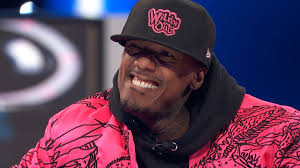 Big Daddy Kane took a trip to the family reunion and introduced us to his  drunk cousin!