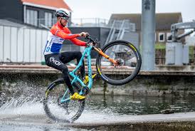 #throwback #winterdays #workhardplayhard #ridefightwin #rideeveryday #watersleywings #bikelife. Kersvers Nederlands Kampioen Mountainbike Milan Vader Zet Zich In Voor De Zeeuwse Mossel Mosselen Zo Uit Zeeland