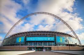 Wembley stadium is, after camp nou, the second largest stadium in europe and the standard wembley stadium replaced the old stadium with the same name that had stood in its place since. Wembley Definition Und Bedeutung Collins Worterbuch