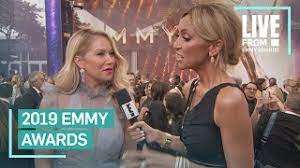 Christina applegate is no stranger to the emmys. Christina Applegate Geeks Out Over Hollywood Wof Star At 2019 Emmys E Red Carpet Award Shows Youtube