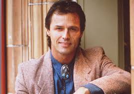 He passed away in his home in northern california because of cancer. C1ko Kooa5hesm