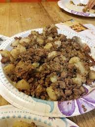 Ground Beef And Potatoes Oh So Simple Food Com Recipe Ground Beef Recipes For Dinner Ground Beef And Potatoes Meat And Potatoes Recipes