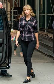 See more ideas about flannel outfits, outfits, fashion. How To Wear A Flannel During Every Season Glamour