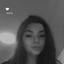 Avery Marsh's Instagram, Twitter & Facebook