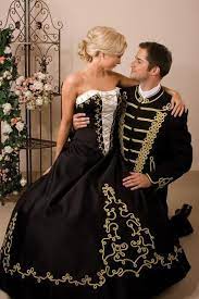 Esküvői ruhák, menyasszonyi ruhák és alkalmi ruhák. - Kati Szalon | Dyi  dress, Ball gowns, Wedding dresses