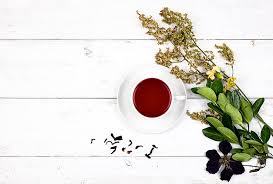 香片, 工艺茶, or 开花茶) consists of a bundle of dried tea leaves wrapped around one or more dried flowers. 10 Best Hibiscus Teas To Drink In 2020 Flavor Profile Comparison Simple Loose Leaf Tea Company