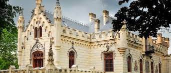 قلعة في إقليم ياش، رومانيا (ar); Castelul Sturdza De La Miclauseni Construit In Stil Neogotic Castelul Sau Palatul Sturdza A Fost Ridicat In Perioada 18 Bucharest Romania Iasi Romania People