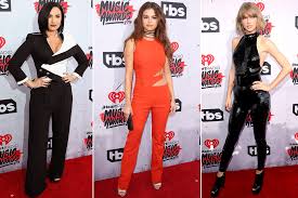Taylor swift and katy perry shared a sweet moment on the iheartradio awards red carpet, and here's why people are freaking out. Iheartradio Music Awards 2016 Red Carpet Fashion Vanity Fair