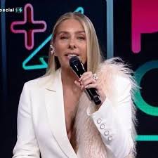 A quinta temporada do power couple, um reality show brasileiro, é transmitida pela recordtv de segunda a sábado. Wtlq L3mbivljm