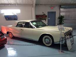 Lbj Loved His Lincoln Convertibles Driving Them At High Speed Through The Pastures Of His Ranch Outside Johnson City While President And Af Lincoln Convertible Lincoln Motor Lincoln Motor Company