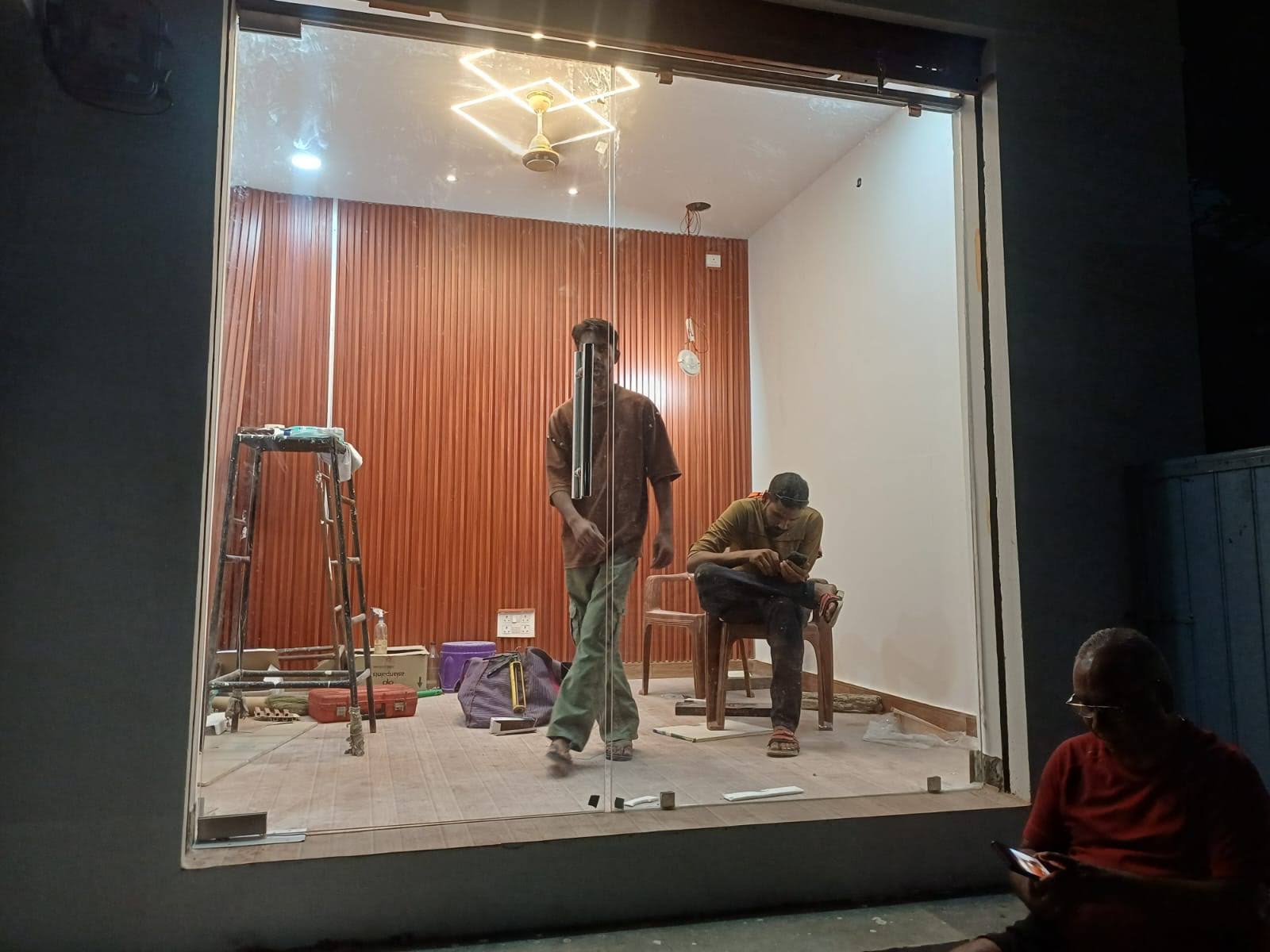12mm toughened glass for Shop product image