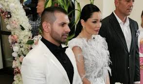 Viitorul soț al brunetei este mândru că se respectă aceste obiceiuri. Brigitte Si Florin PastramÄ S Au CÄsÄtorit IatÄ Ce Vedete Le Au Fost AlÄturi La Cununia