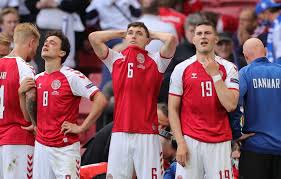 Danimarka ile finlandiya arasında oynanan euro 2020 b grunu maçında yıldız futbolcu christian eriksen'in kalbi durdu. Christian Eriksen In Mucadelesi Sirasinda Korku Dolu Anlar Yasandi