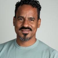 90+ perfiles de «Peguero»