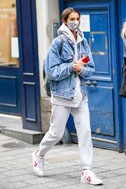 It's perfect paired with a black long sleeve, tights, and chunky heels. 16 Cute Denim Jacket Outfits For Women To Wear In 2021