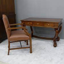 Der koloniale arbeitsplatz ist mit einer großzügig dimensionierten tischplatte sowie vier schubfächern ausgestattet. Wunderschoner Schreibtisch Denver Kolonialstil Massiv Mahagoni Kaufen Bei Manfred Kiep Einzelhandel