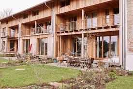 Kfw Award Bauen 2019 Hauser Fur Heute Und Morgen Style At Home Mietshaus Schwimmhalle