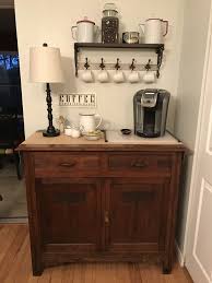 Here Are 30 Brilliant Coffee Station Ideas For Creating A Little Coffee Corner That Will Help You Decora Coffee Bar Home Home Coffee Stations Office Coffee Bar