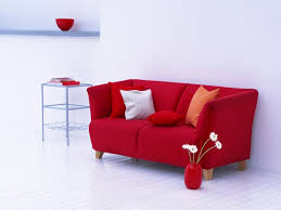 Damit du auch genau das lieblingsstück bekommst, was dein zuhause am schönsten macht, solltest du dir vorab diese fragen selbst. Rotes Sofa Ins Innendesign Einbeziehen Inspirierende Rote Sofas