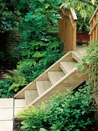 Treppen Im Garten Verlegen Ein Dekoratives Element Oder Notwendigkeit Mit Bildern Gartentreppe Holztreppe Bauen Garten