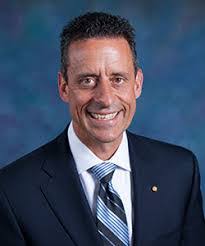 Michael Stamos's Instagram, Twitter & Facebook