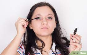 In the following post, i will teach you about how to properly apply your liquid eyeliner without making a mess, even if you are a beginner! How To Apply Eye Makeup With Contact Lenses 9 Steps