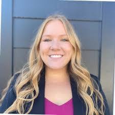 Jillian Holcomb's Instagram, Twitter & Facebook