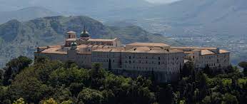 Montecassino (also spelled monte cassino), a small town about 80 miles south of rome, is the home of the sacred relics and monastery of st. Die Aufgabe Die Uns Zugefallen Ist Wird Den Namen Des Polnischen Soldaten Weltweit Mit Ruhm Bedecken Zum 75 Jahrestag Der Schlacht Um Monte Cassino Polen In Osterreich Portal Gov Pl