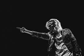 This was during karaoke at the monsters of rock cruise 2020. H E A T S Erik Gronwall I Like That You Can Live Stream Easily Via Social Media You Can Reach Out To A Lot Of Fans That Way Sentinel Daily