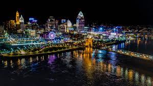 Do any downtown hotels in cincinnati have a pool? Snow Banks At The Banks Winter Activities Along Cincinnati Riverfront