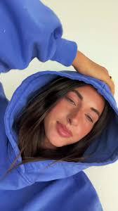 anna toohey (@ratatoo.hey)’s videos with those eyes