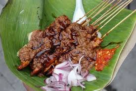 Resep bumbu sate ayam madura yang terbuat dari kacang begitu khas, sehingga membuat banyak orang merasa ketagihan untuk melahapnya kembali ataupun mencoba resep membuat sate ayam yang satu ini. Resep Sate Ayam Bumbu Kacang Enak Ala Abang Abang Pinggir Jalan