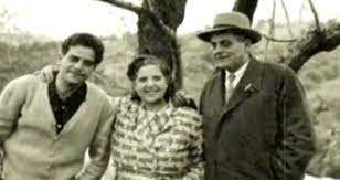 Όμορφη πόλη, φωνές μουσικές, απέραντοι δρόμοι, κλεμμένες ματιές. Giannhs 8eodwrakhs Ema8a Th Dhmosiografia Sto Pezodromio Mikhs 8eodwrakhs Odhgos