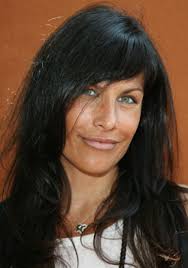Astrid veillon a pour ambition de devenir comédienne dès l'âge de 17 ans. Astrid Veillon Actrice Premiere Fr
