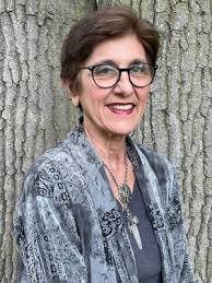 Julie Hurwitz's Instagram, Twitter & Facebook