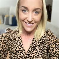 Jen Lund's Instagram, Twitter & Facebook