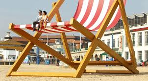 Giant Deck Chair On Bournemouth Beach England The Chair Built By Sculptor Stuart Murdoch Weighs 6 Tons And Is 28 Feet T Bournemouth Beach Bournemouth World