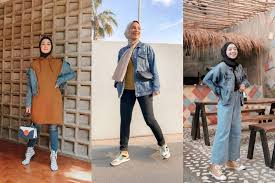 Beberapa inspirasi fashion hijab casual 2020 berikut ini mungkin akan membuatmu tertarik menirunya, yuk disimak! 7 Tips Padu Padan Style Jaket Jeans Dan Hijab Kekinian Yang Sopan Womantalk