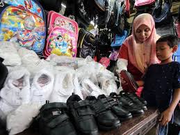 Kalau beli secara online berapa hari dapat barangnya? Kasut Hitam Jadi Pilihan Murid Di Keningau