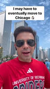 Visitors falling in love with Chicago is a daily occurrence 🤷🏾 🎥:  @_tonypindc via IG