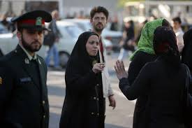خبرهای فوری، گزارش‌های خبری و. Die Iranische Jugend Vermeidet Die Moralpolizei Uber Eine Mobile App