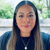 Laura Simao's Instagram, Twitter & Facebook