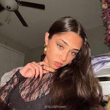 Hi! My name is Samuel. Im majoring in Biochemistry with a minor in compute  Science. I'm a freshman at FIU, I started during the summer term but I'm  very excited for the