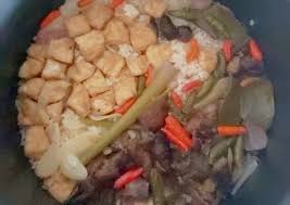 Buat saya yang tidak jago masak ini, membuat nasi liwet terlihat. Resep Nasi Liwet Magic Com