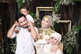 Anak yang dilahirkan adalah anugerah ilahi dan kurniaan daripada allah swt kepada umatnya. Inspirasi Nama Anak Dari Keluarga Uki Ex Noah Bahasa Arab Nan Islami