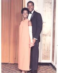 My friend Mandisa Glover @iandeyerule posted this gorgeous prom (!) photo  of her dad today that I not only loved for the beauty🔥but the story behind  it. The photo was originally shared