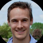 Adam Koberinski, Reconciling axiomatic quantum field theory with  cutoff-dependent particle physics