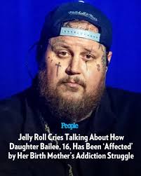 🔗: bit.ly/4iJP0TL "The addict is not the victim in that situation. The  family is," Jelly Roll said