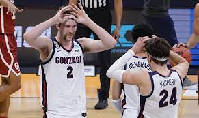 Drew timme had 23 points and five rebounds and, after one dunk, pretended to slick down his martynas arlauskas (5) and drew timme (2) of the gonzaga bulldogs celebrate following tuesday's. Gonzaga F Drew Timme S Time Is Now As Key To Zags Bid For Perfection